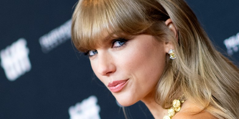 Taylor Swift To Write And Direct First Feature Film