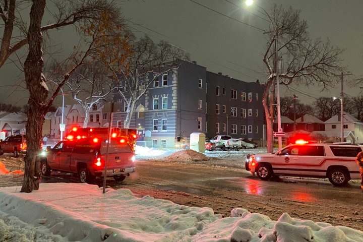 Seven people temporarily displaced by Sherbrook Street apartment fire