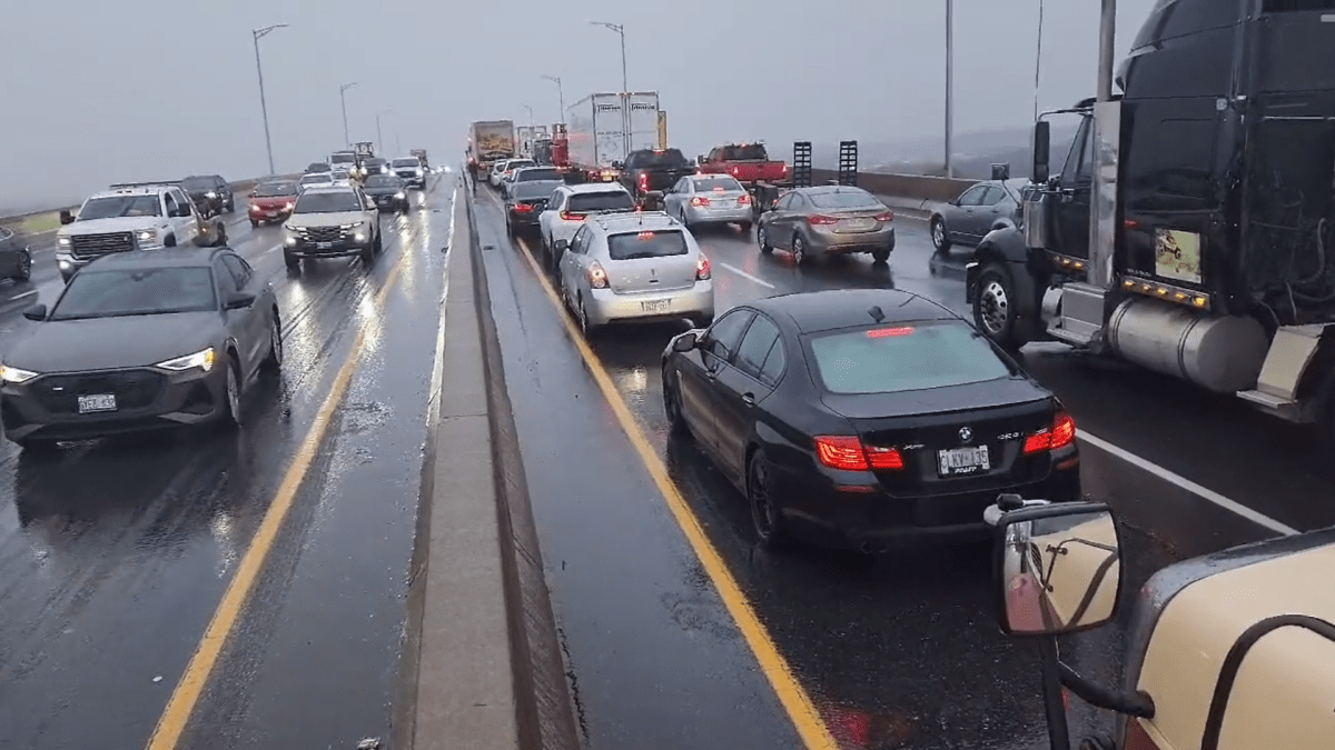 Traffic on the QEW's Garden City Skyway due to a storm on Dec. 15, 2022.