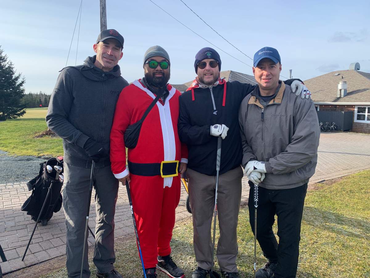 Fore you, Canada! People golfing in Halifax as rest of country braces for winter wallop - image