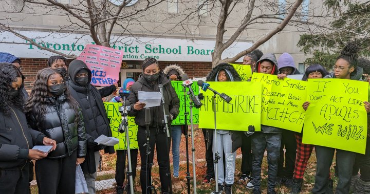 York Memorial students stage walkout to protest ‘deplorable’ conditions at Toronto high school – Toronto
