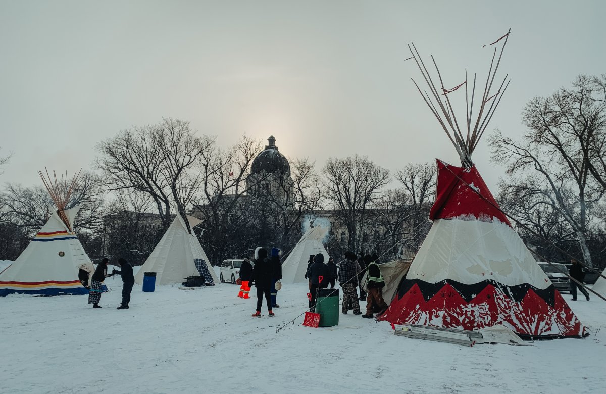 Indigenous group celebrates winter solstice with traditional ceremony in Regina - image