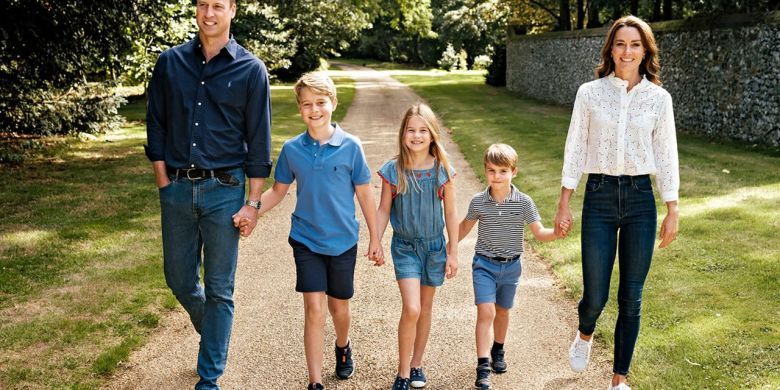 Prince William and Kate Middleton's 2022 Christmas card: The kids are all grown up