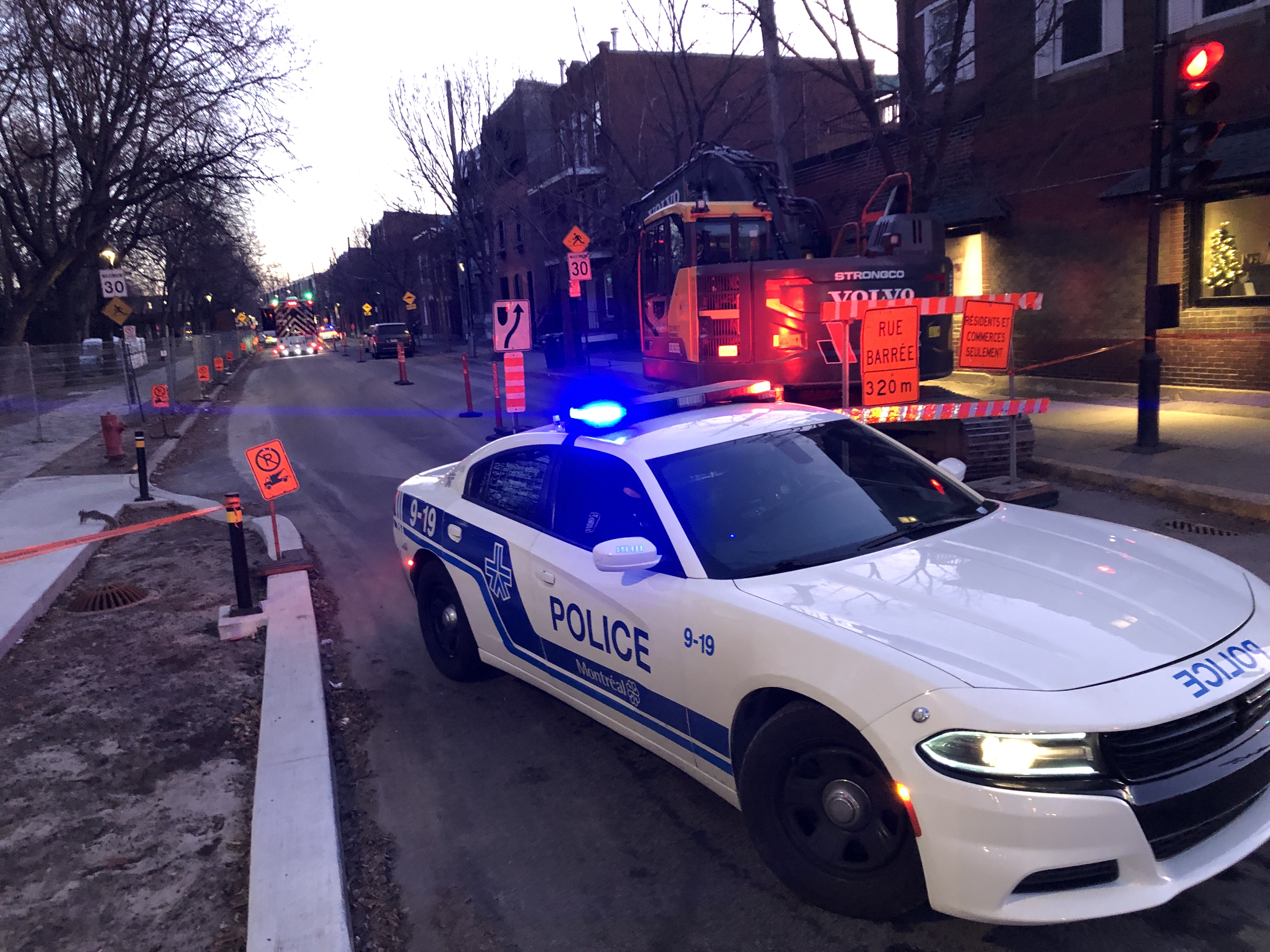 Полицията в Монреал обяви във вторник че е арестувала двама
