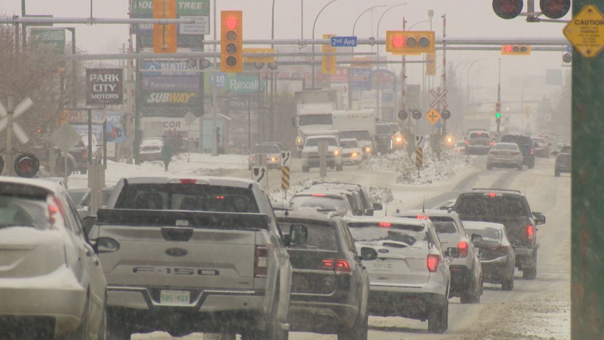 Winter storm causes chaos on Regina roadways - image