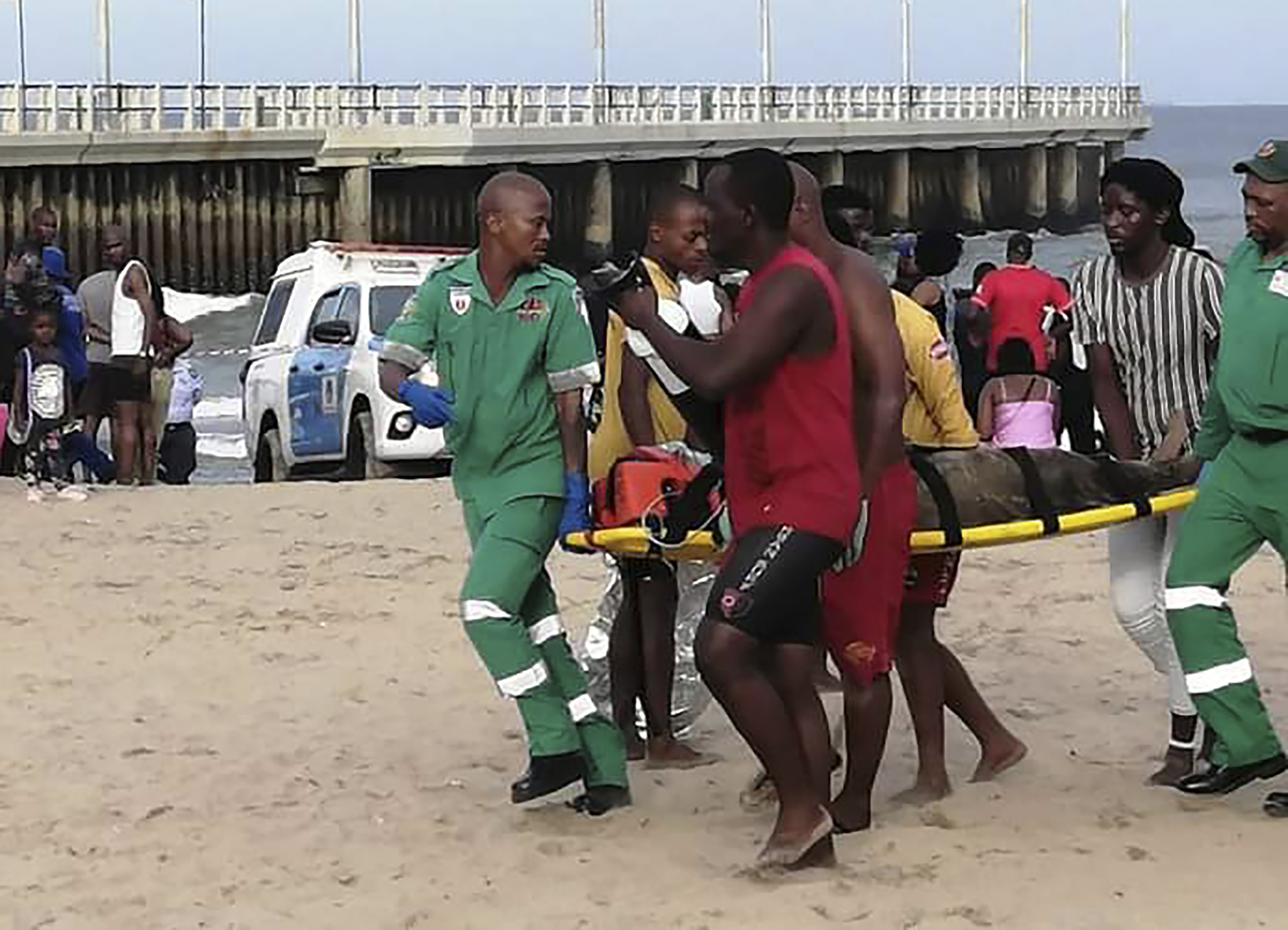 Massive wave kills 3 people in South Africa’s Durban beach – National | 24CA News