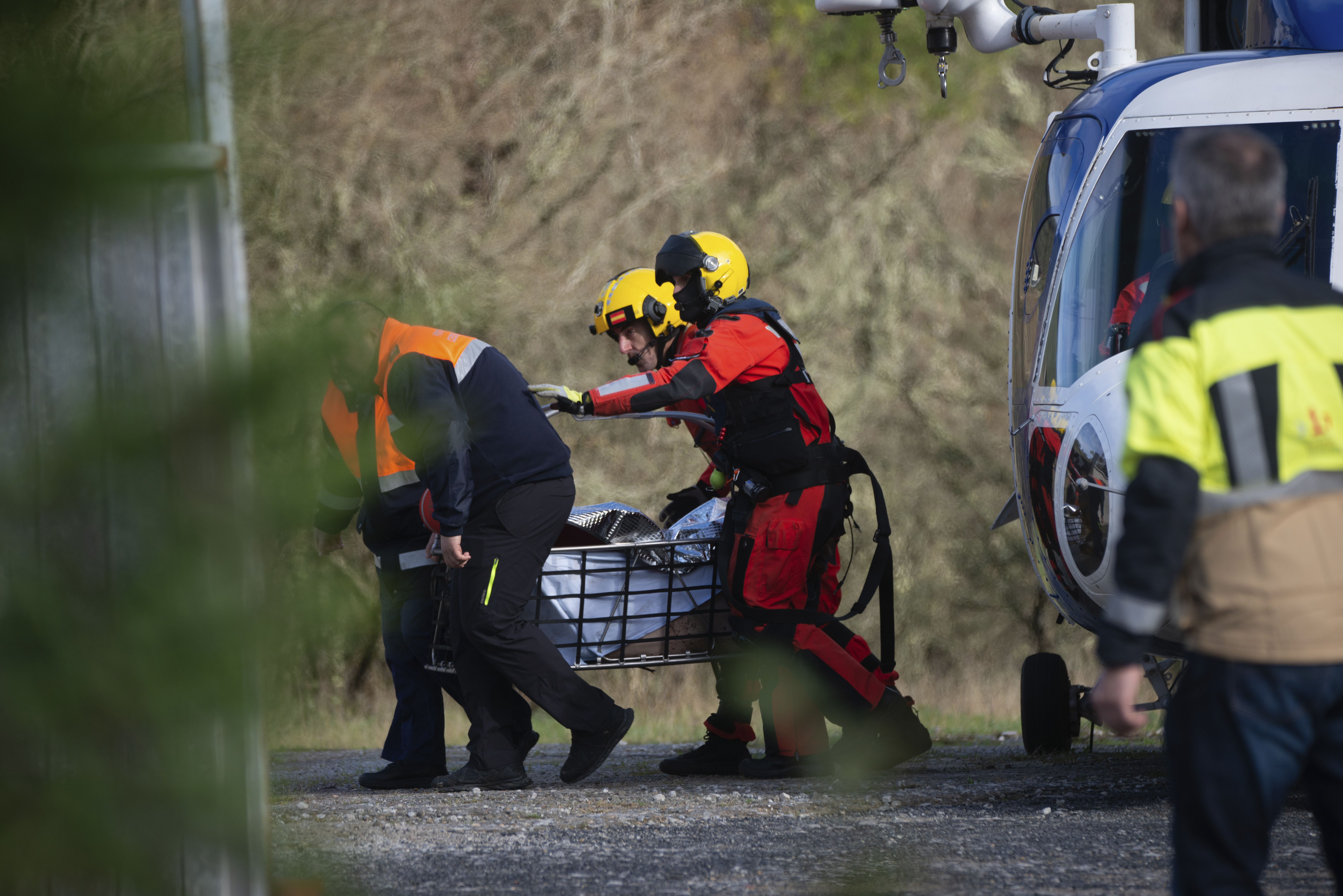 7th body found after bus plunged into Spanish river on Christmas Eve – National | 24CA News