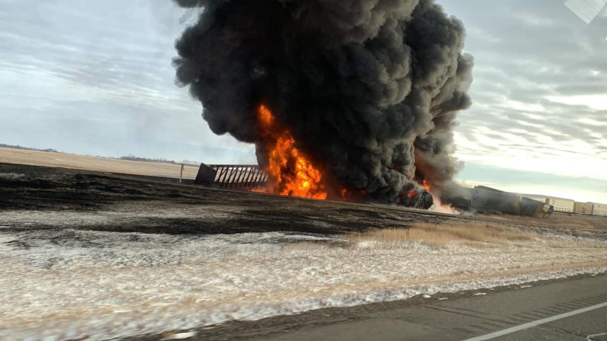 Train derails in southeast Sask. causing low visibility for 2 kilometres - image