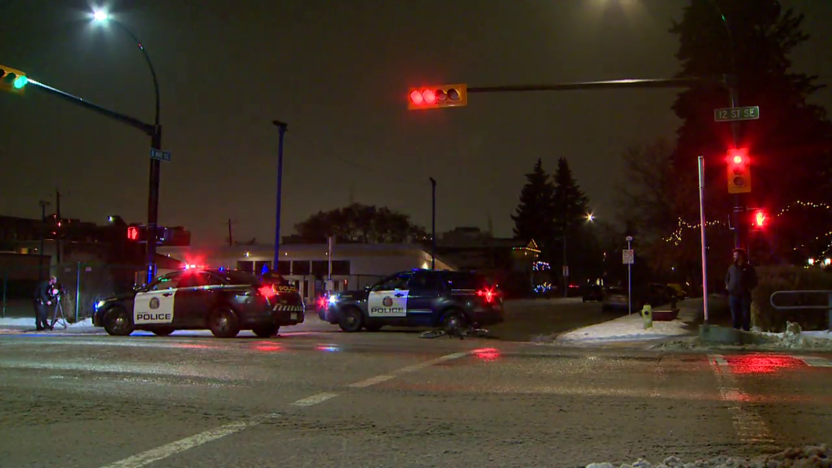 Calgary police shut down a portion of 8 Avenue SE on Dec. 27, 2022 after reports of a stabbing in the area.