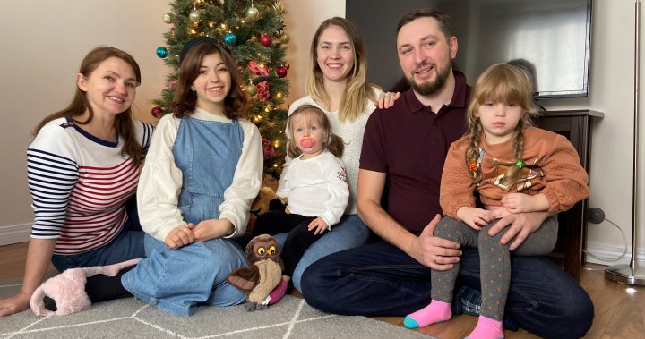 Первое канадское Рождество в Эдмонтоне для украинских новоприбывших: «Это чудо» — Эдмонтон