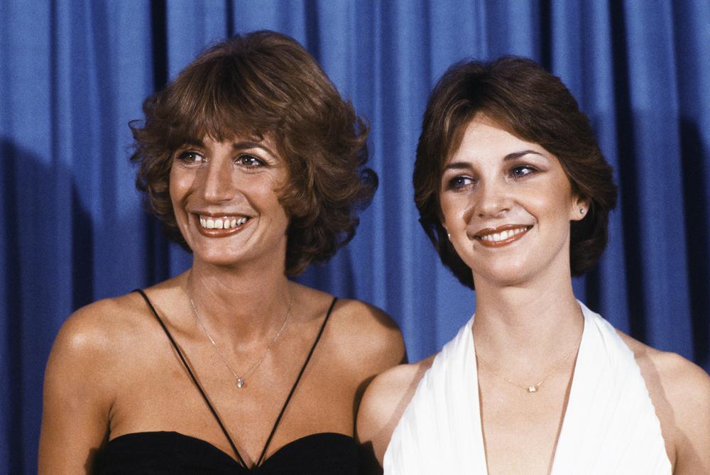 Penny Marshal, left, and Cindy Williams, right.