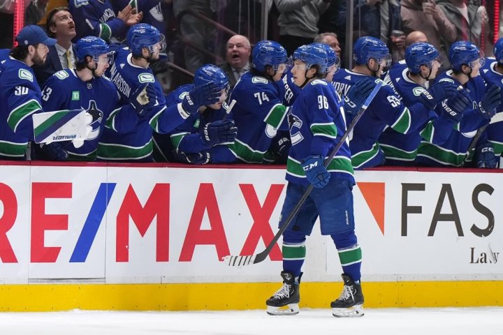 Vancouver Canucks snap skid with 4-2 win over struggling Avalanche