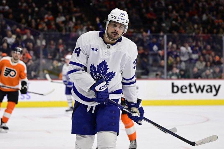Toronto Maple Leafs star Matthews sidelined for at least 3 weeks with knee sprain
