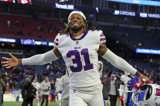 Damar Hamlin collapse: Image of a '24-year-old world-class athlete  receiving CPR going to stick with me,' says Bills reporter