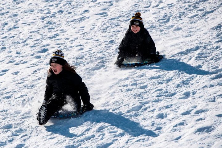 Councillors vote down controversial proposed tobogganing ban in Oshawa, Ont.