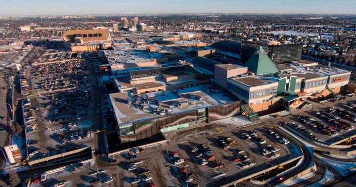 Търговският център West Edmonton Mall беше заключен в събота следобед