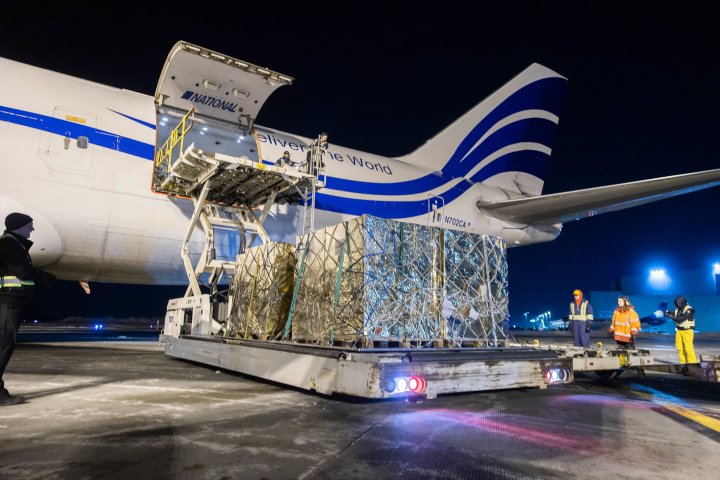 Alberta’s 1st shipment of kid’s pain reliever arrives at Edmonton airport