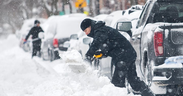 Околна среда Канада издаде предупреждения за снеговалеж в района на