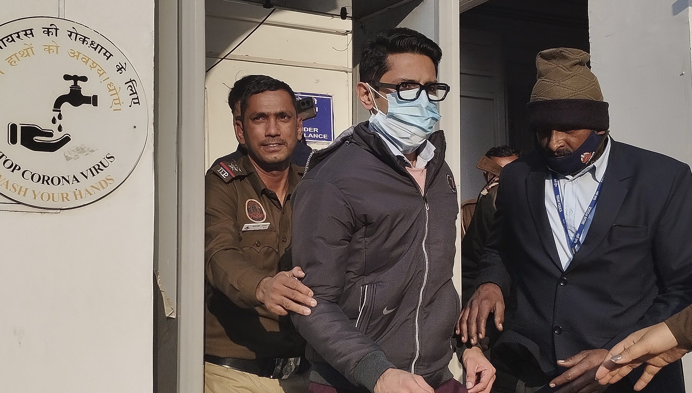 After Wells Fargo VP allegedly pees on passenger, Air India comes under fire – National | 24CA News