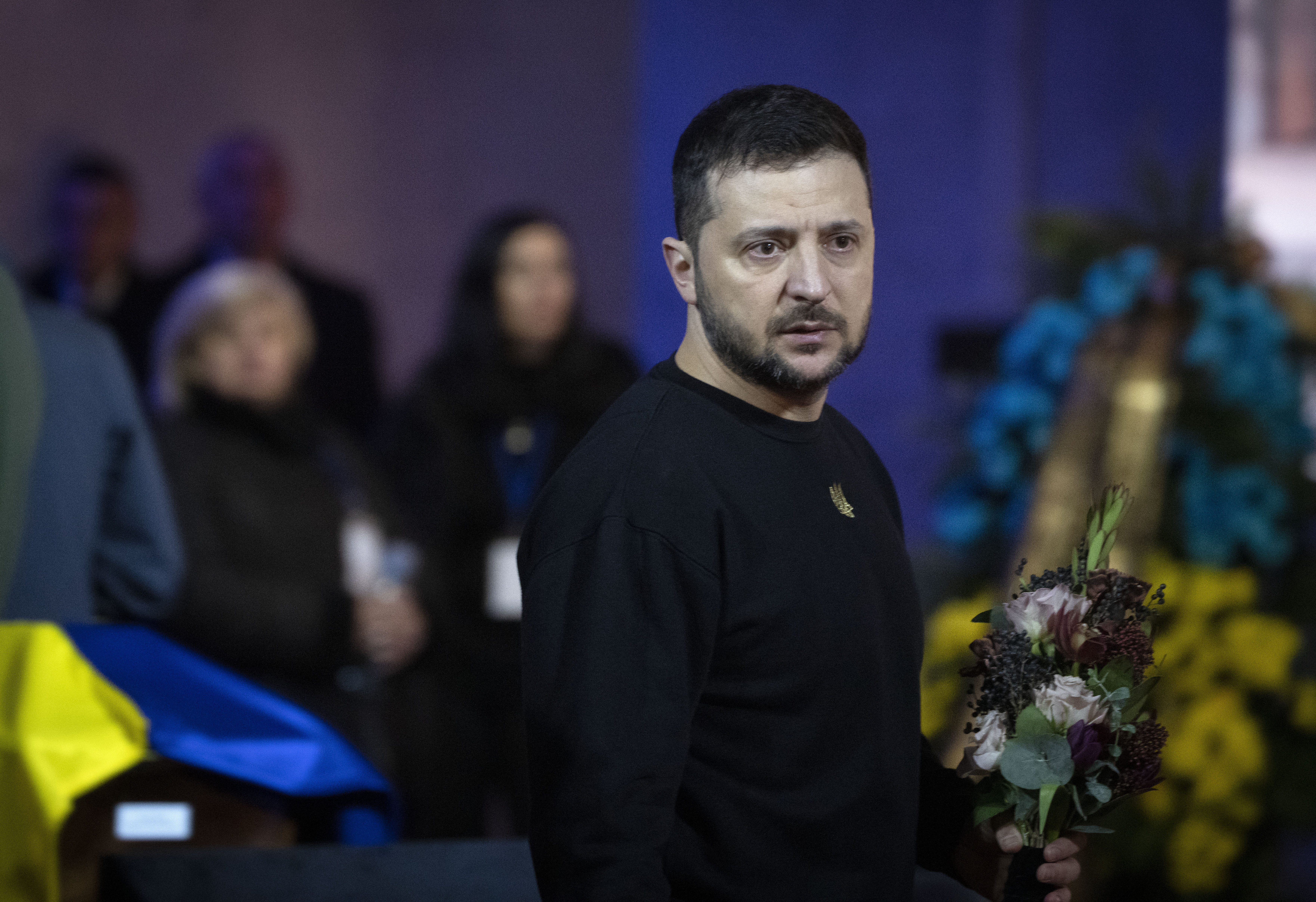 Ukraine war: Zelenskyy honors those killed in helicopter crash – National | 24CA News
