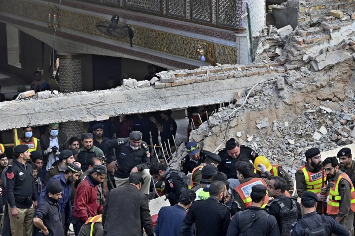 Pakistan mosque bombing: At least 34 dead, 150 wounded inside police compound – National | 24CA News