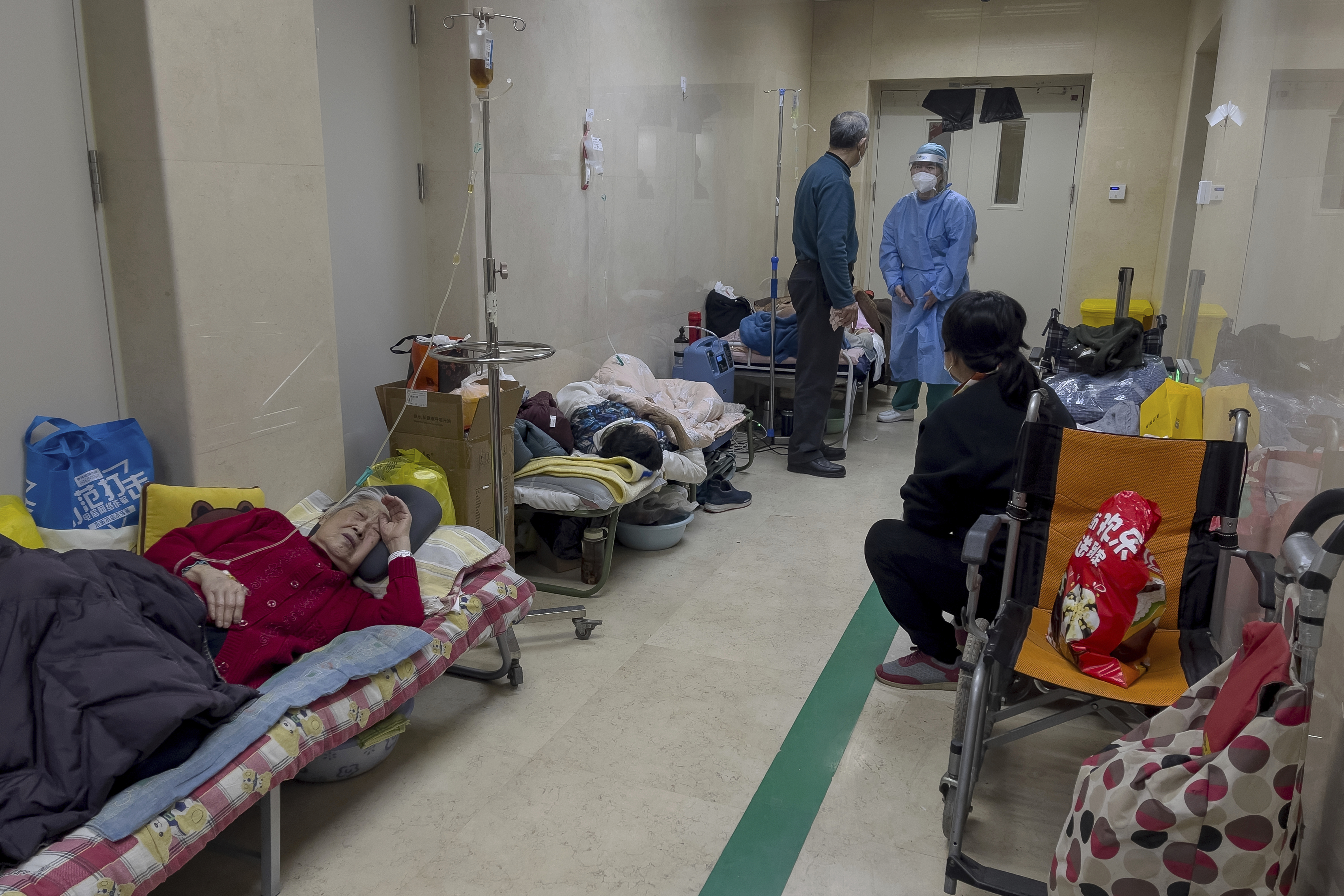 Beijing hospital runs out of beds as COVID-19 spreads in China – National | 24CA News