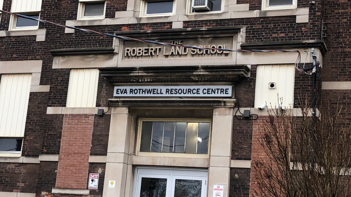 A photo of the Eva Rothwell Resource Centre, formerly the Robert Land School in north Hamilton.