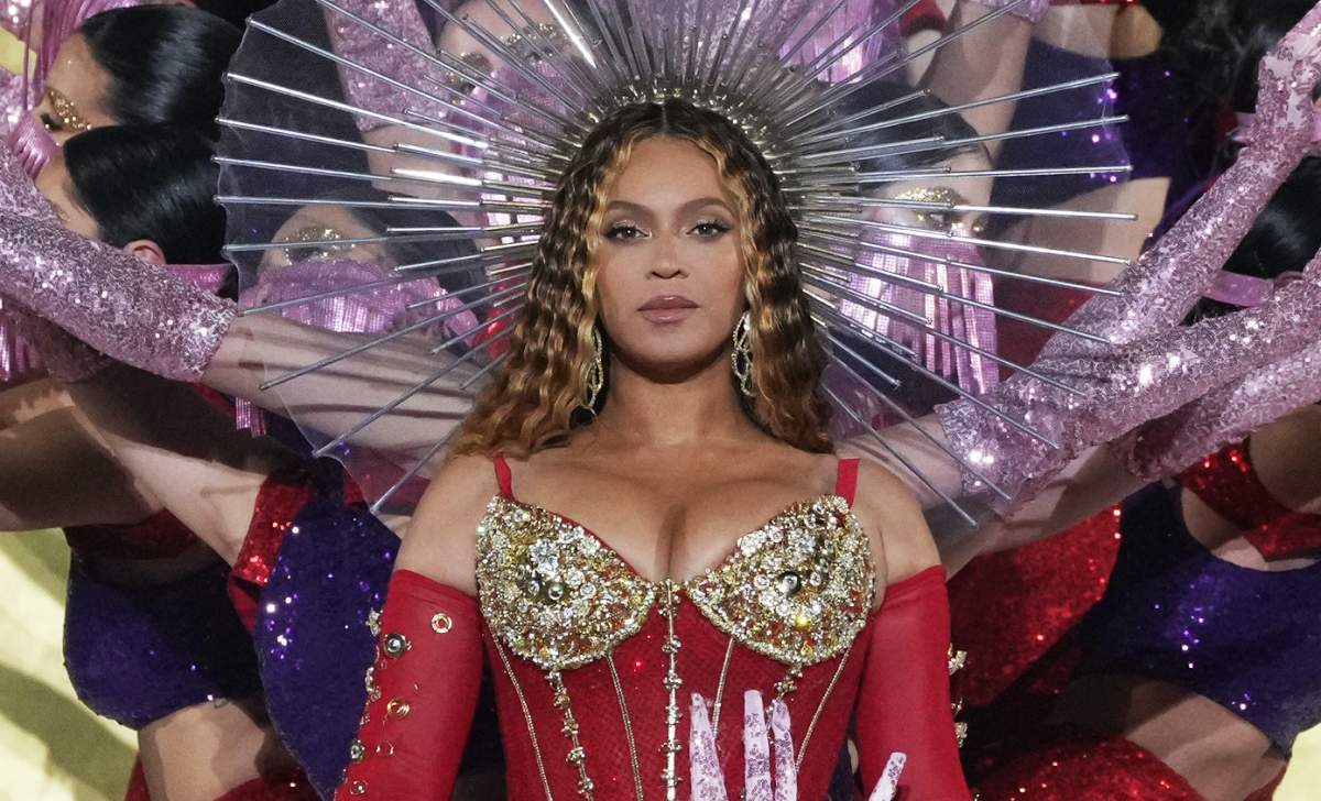 Beyoncé performs on stage headlining the Grand Reveal of Dubai's newest luxury hotel, Atlantis The Royal on January 21, 2023 in Dubai, United Arab Emirates.  