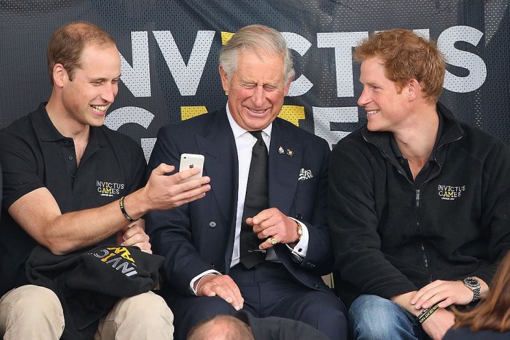 Prince Harry yearns to get his dad and brother ‘back’ in new interview