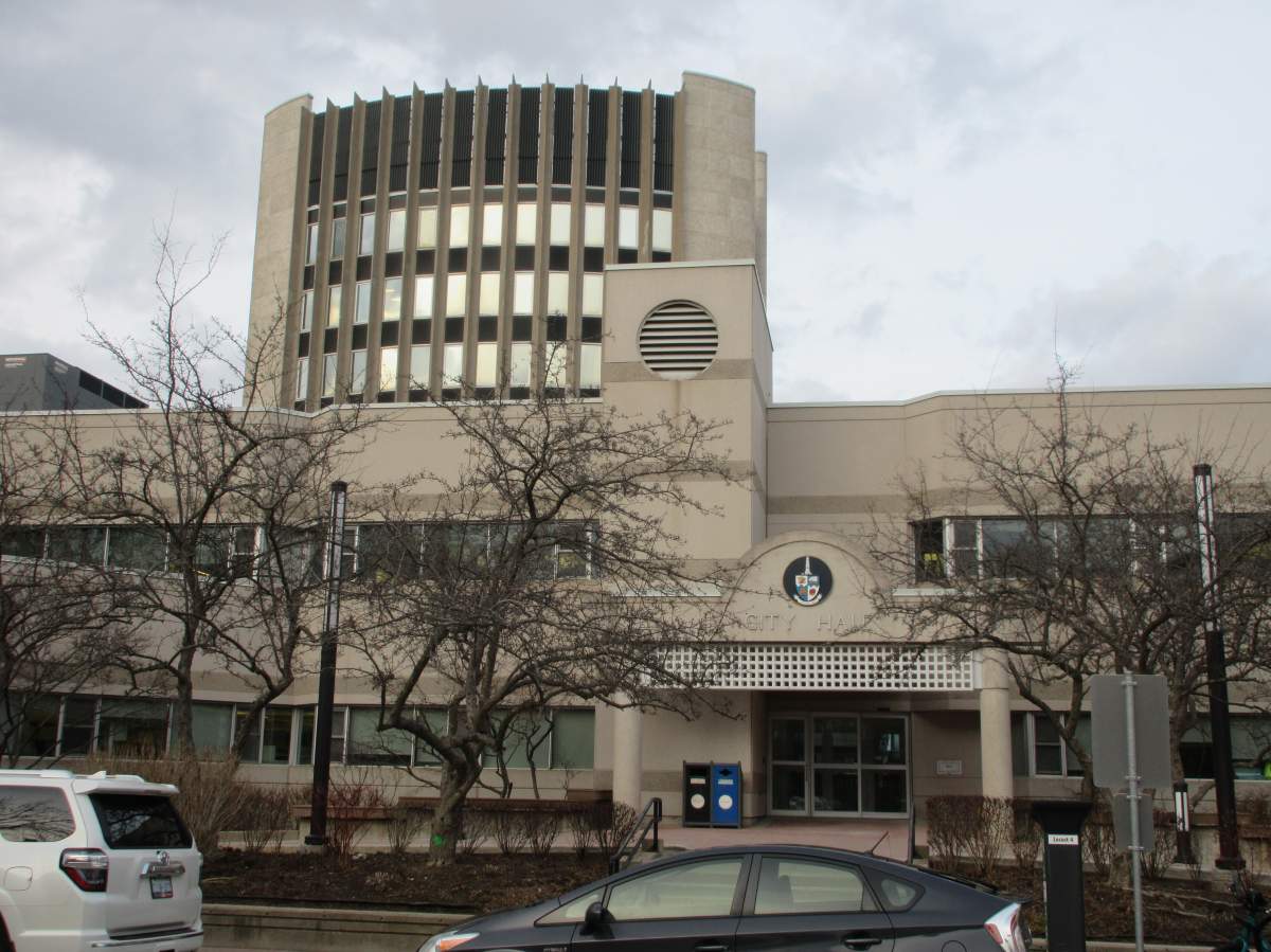 A photo of city hall in Burlington, Ont.