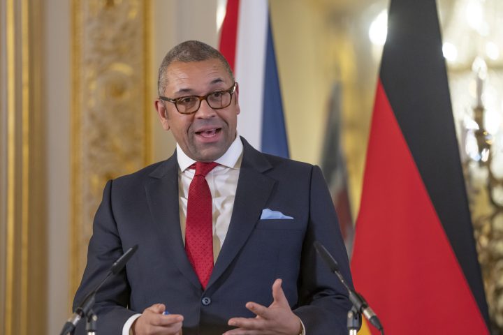 U.K.’s foreign minister visiting U.S., Canada to bolster military support for Ukraine – National | 24CA News