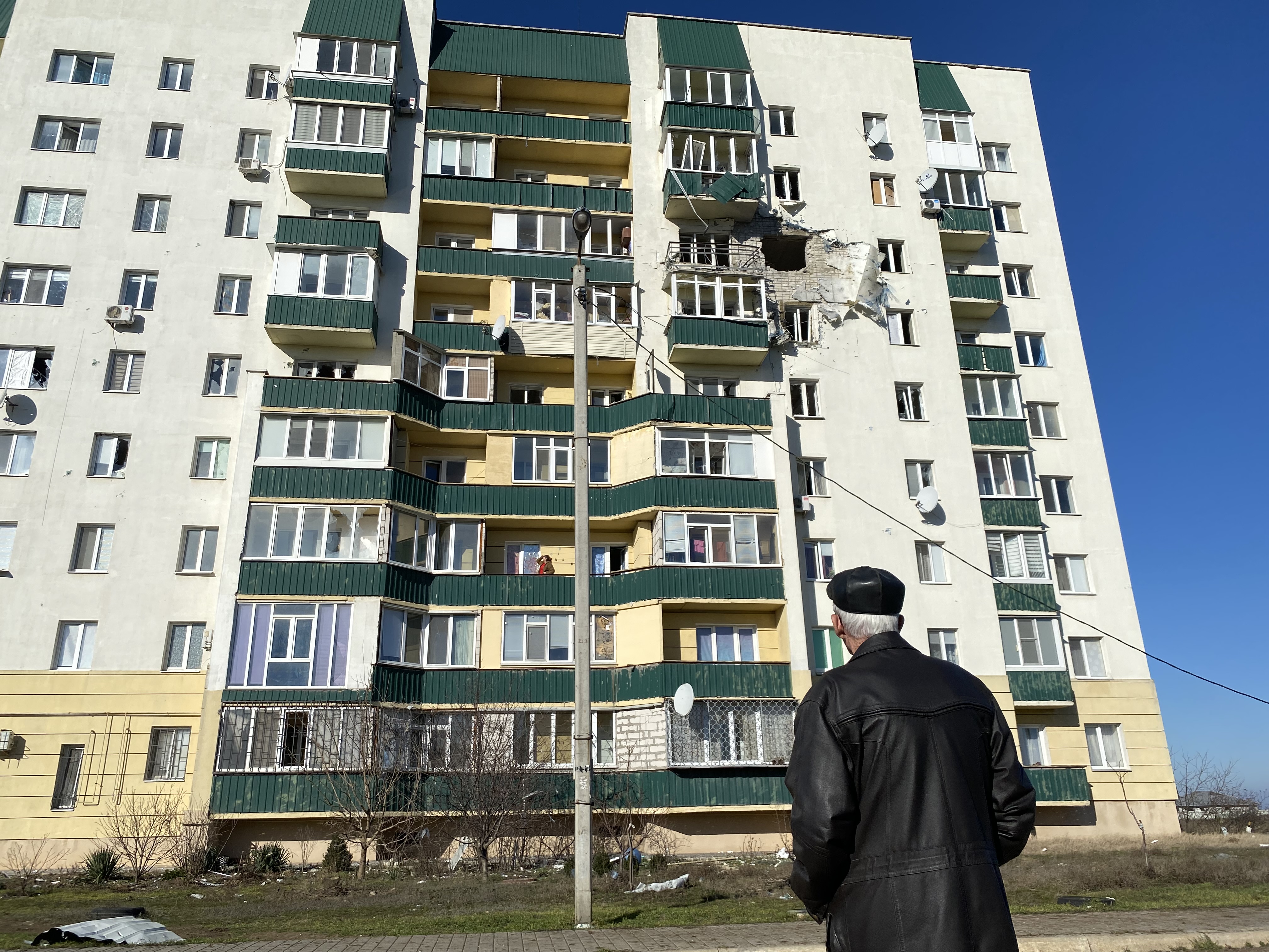 Ukraine: After losing Kherson, Russia tries to destroy it – National | 24CA News