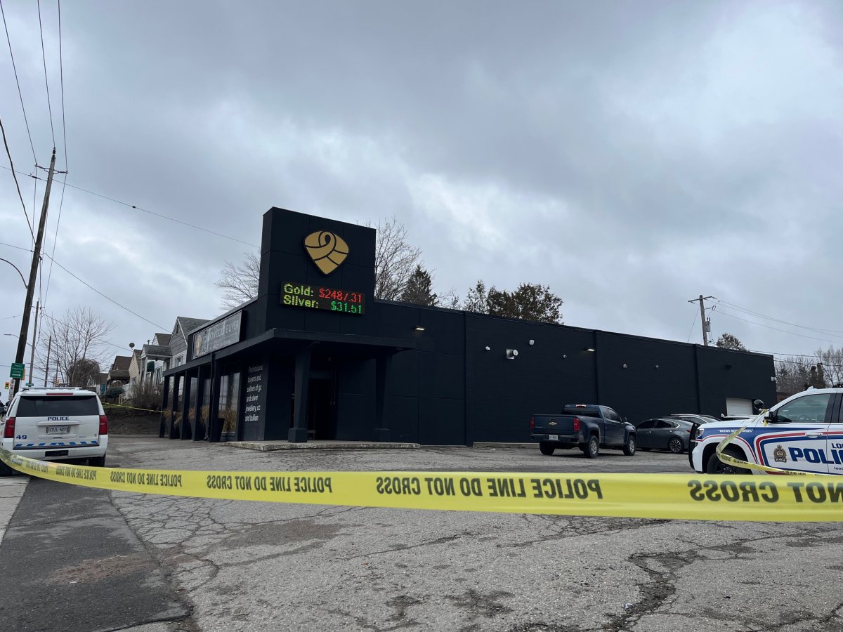 London, Ont., police were sent to a robbery in progress at London Gold Buyer on Highbury Avenue North, near Brydges Street, at 9:45 a.m. Thursday morning.