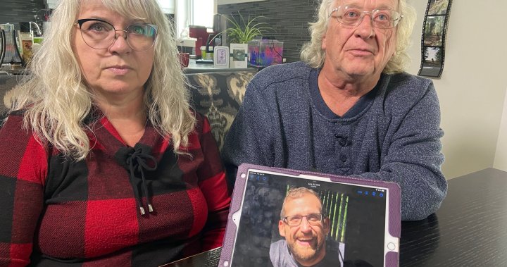 „Къде е човечеството?“: Друго семейство призовава за промяна, след като научи за B.C. смъртта на сина онлайн