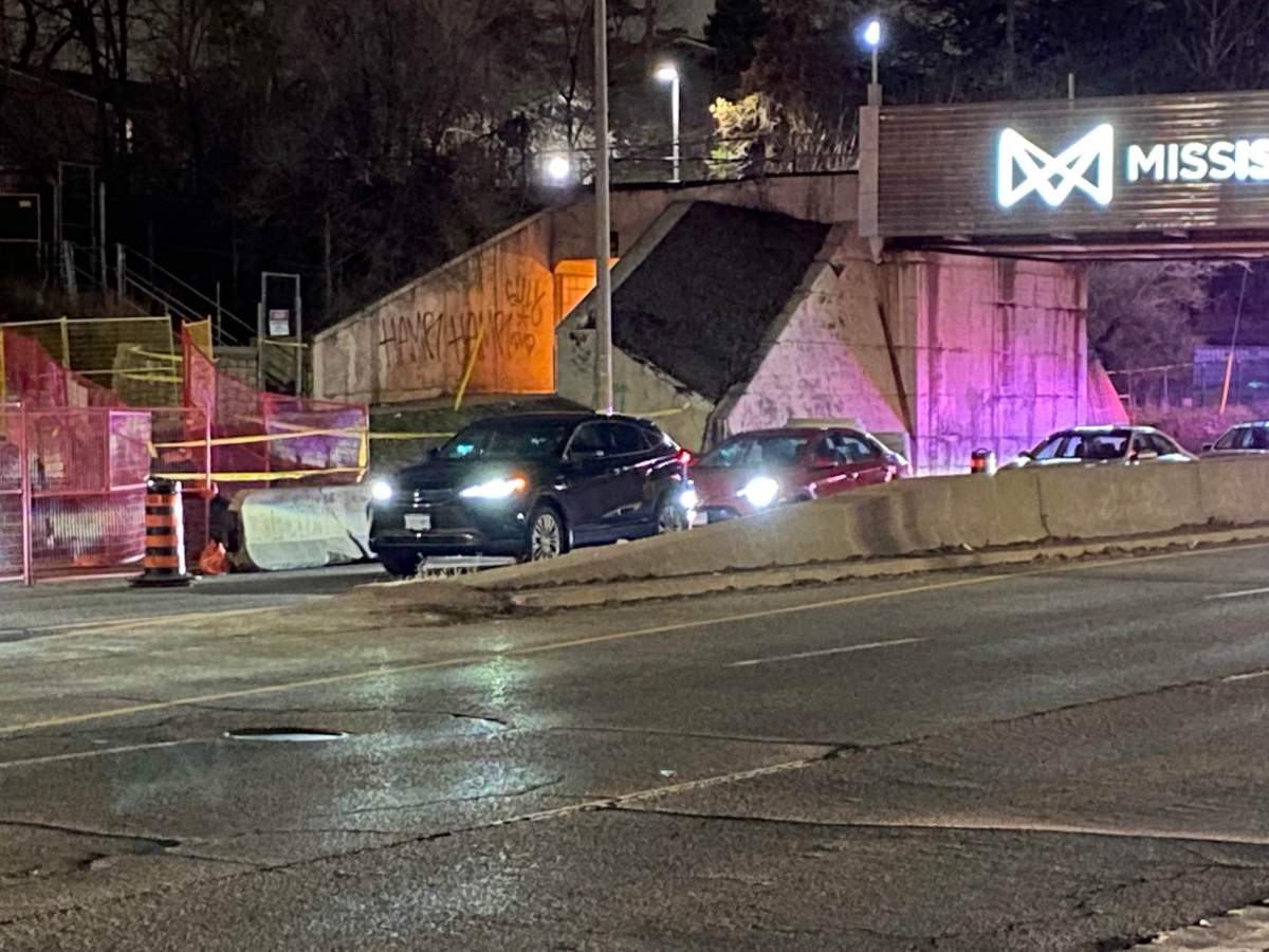 Man taken to hospital after ‘unprovoked’ stabbing in Mississauga ...