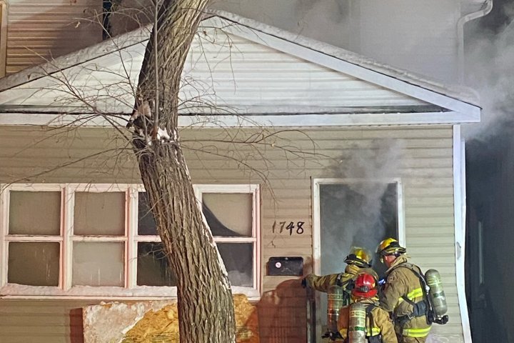 Regina fire department responds to early morning house fire