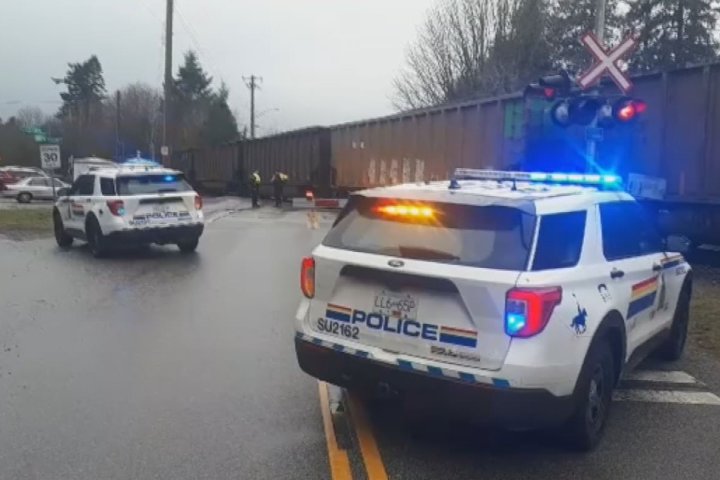 Train stuck for hours, blocking access to Surrey, B.C.’s Crescent Beach