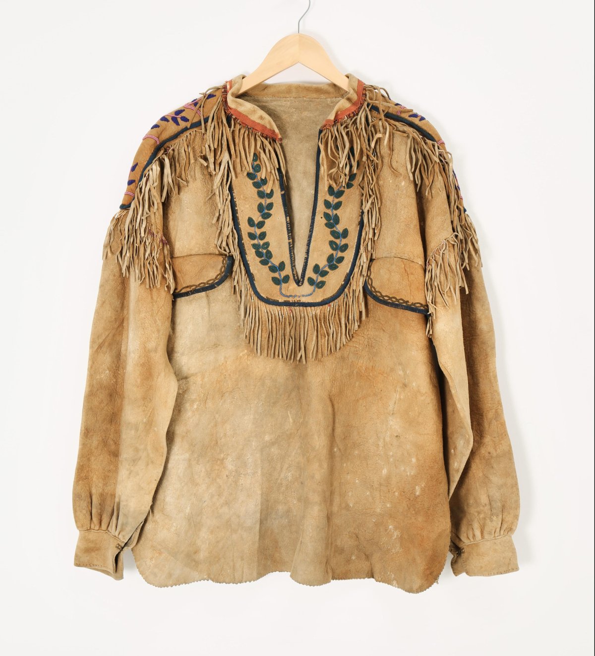 Jacket found in U.K. may have origins with Indigenous Manitobans 170 ...