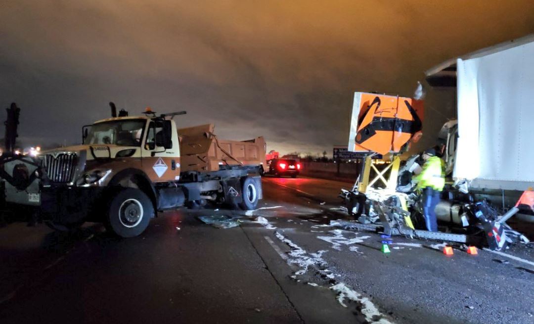 Crash on the QEW on Wed. Jan. 18, 2023.