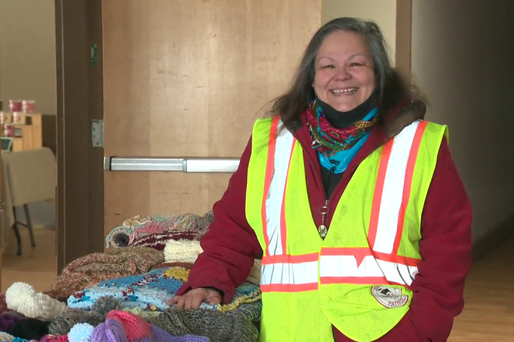 Community organization donates handmade toques, scarves to Edmonton’s homeless