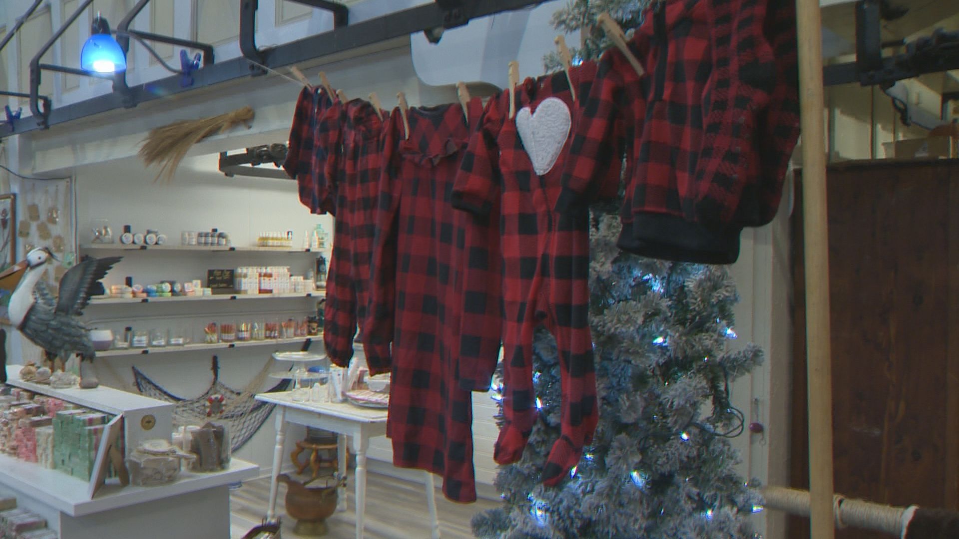 Saint John business owner giving back one warm piece of clothing at a time – New Brunswick | 24CA News