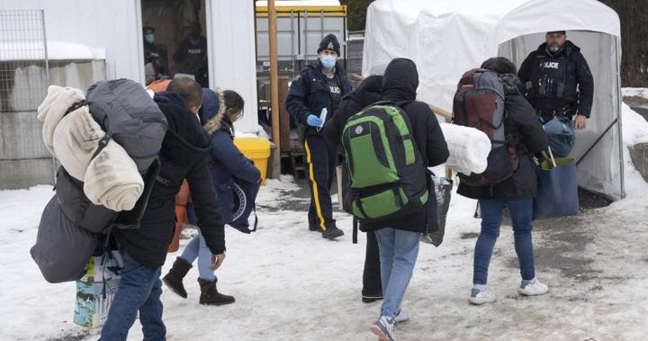 Niagara sees ‘surge’ in demand for services as Quebec migrants transferred to Ontario