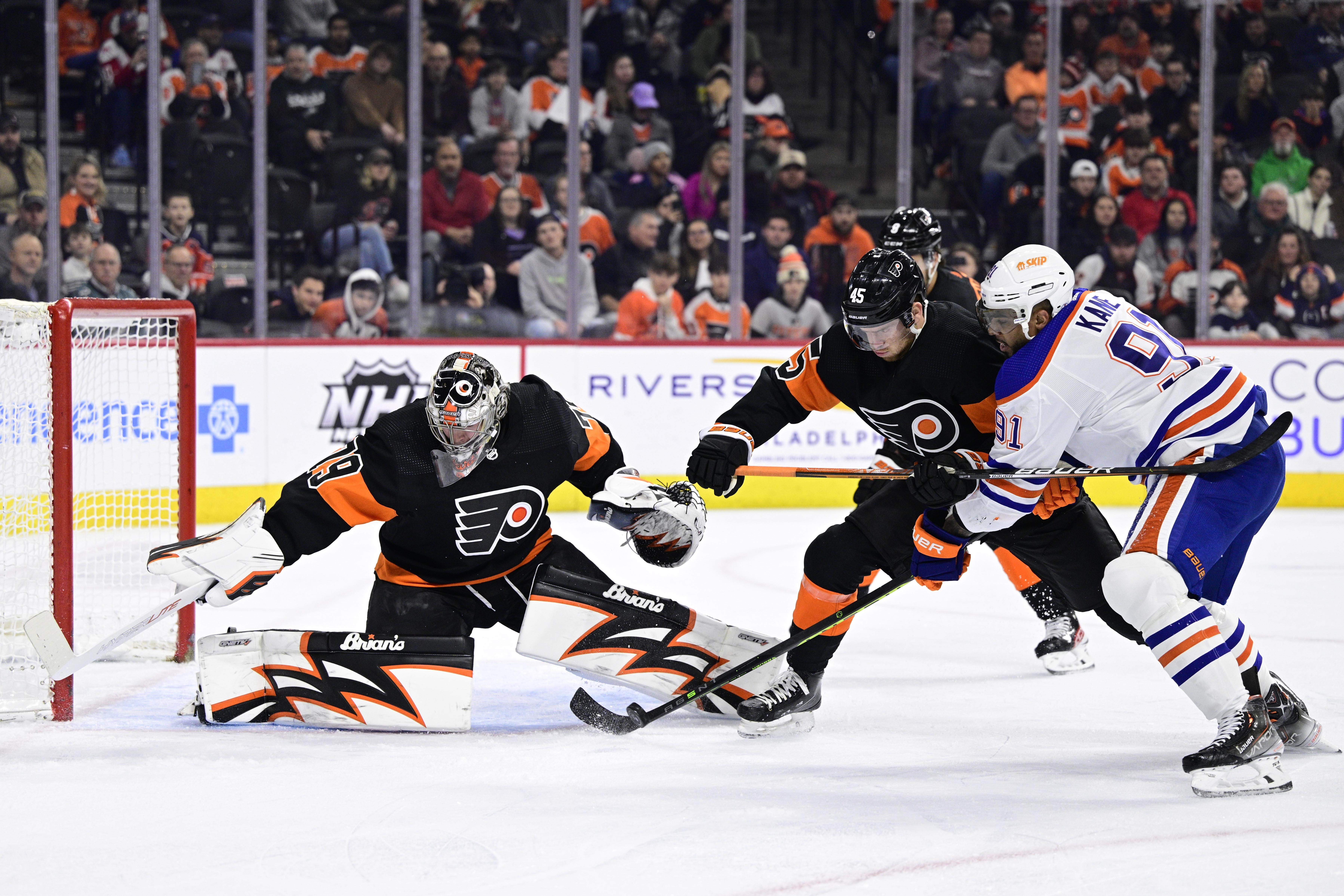 Flyers got their first look at goaltender Carter Hart in overtime loss to  New Jersey