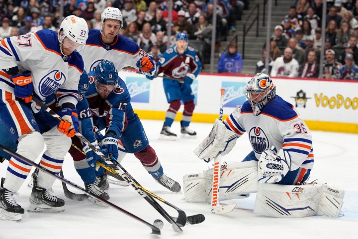 Edmonton Oilers blow another lead in loss to Avalanche