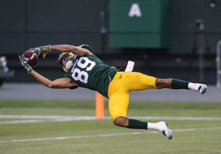 Edmonton Elks wide receiver Kenny Lawler (89) makes the catch against the Ottawa Redblacks during second half CFL action in Edmonton, Alta., on Saturday August 27, 2022. .