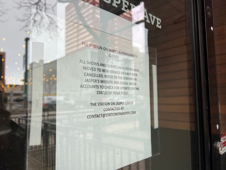 A note appears at the front of Station on Jasper, a downtown Edmonton music venue, taken on Feb. 10, 2023.