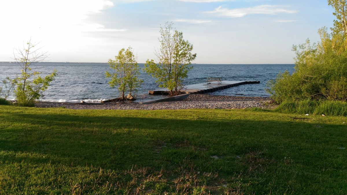 A photo of Lake Ontario at Confederation Park in Hamilton.