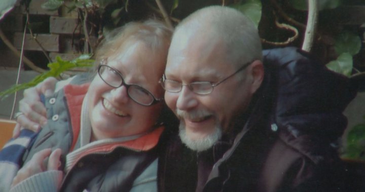 Winnipeg man says palliative home care failed his dying partner