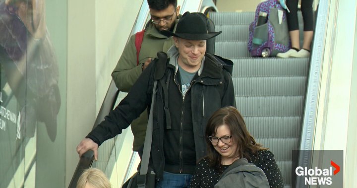 Travelling musician reacts to WestJet offering to exchange his flight for 9-hour bus ride