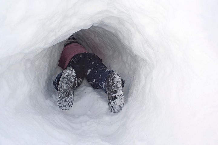 A child plays in a snow tunnel in this undated photo posted to Facbook by the city of Salaberry-de-Valleyfield. 